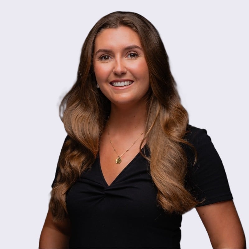 Headshot of Ellie Crisp